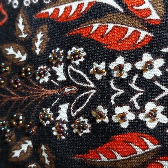 Nygard collection top size large  length from shoulder to bottom is 25, - Picture 9 of 9